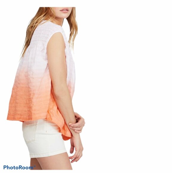 Free People little Bit Of Something Ombré Blouse Womens M Smocked NWT - Picture 2 of 9